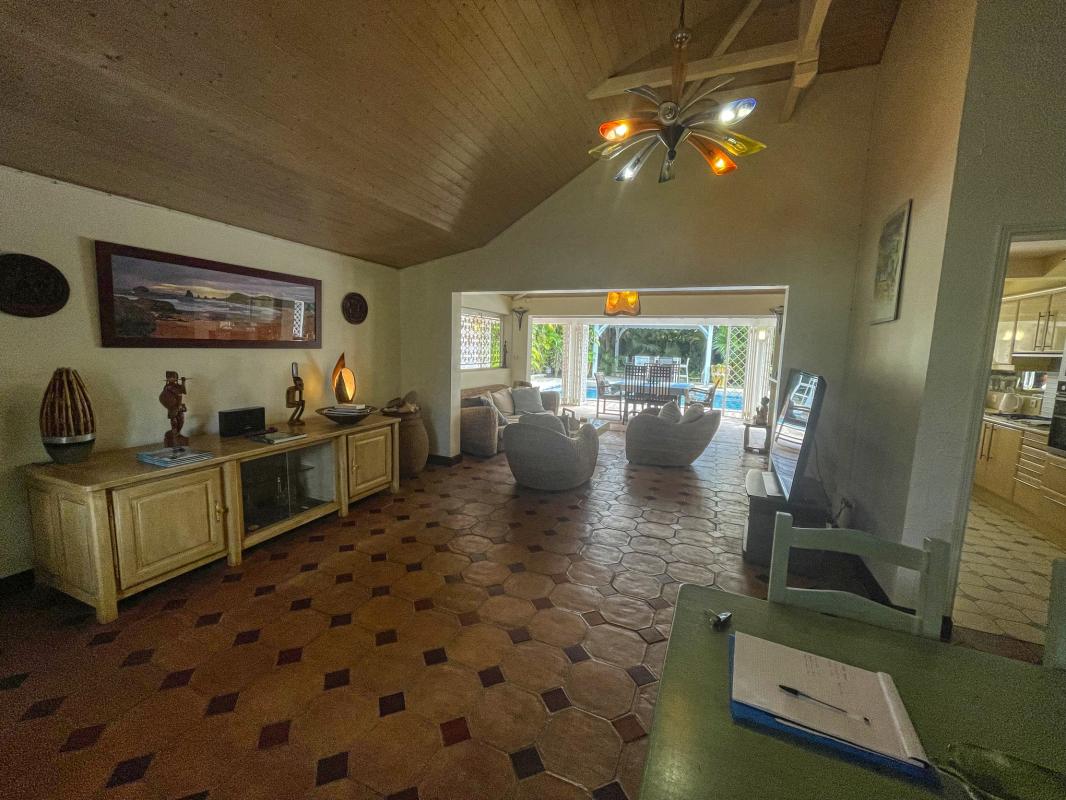 14.Location villa piscine Saint François Guadeloupe_pièce à vivre